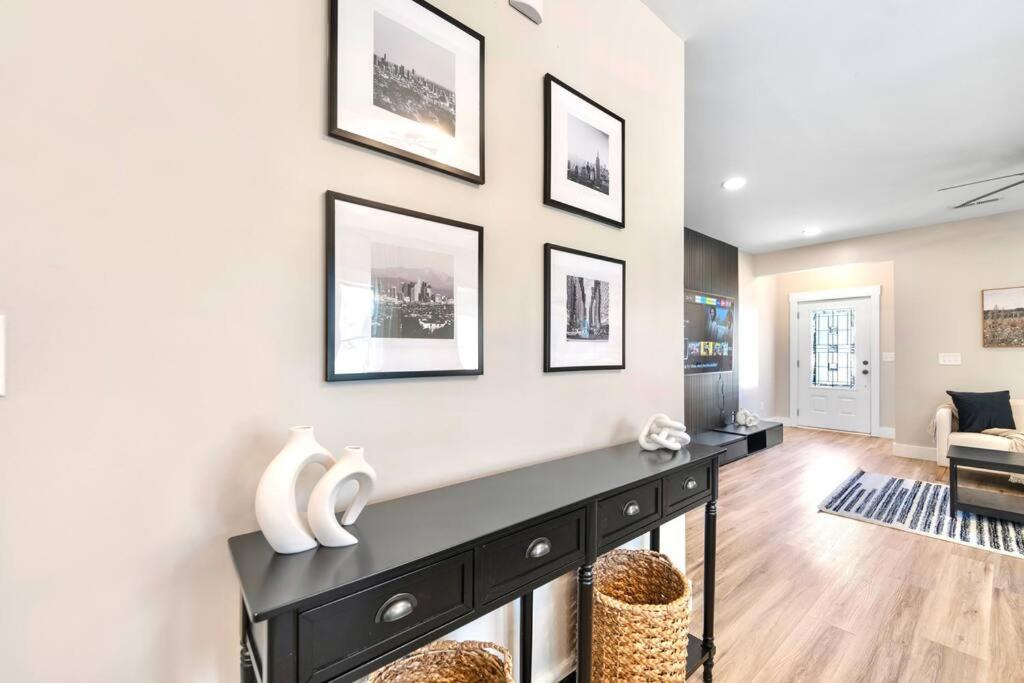 Brand New Cozy Modern Bungalow W/Hot Tub+Movieroom 7 Min From Uptown Charlotte Exterior photo
