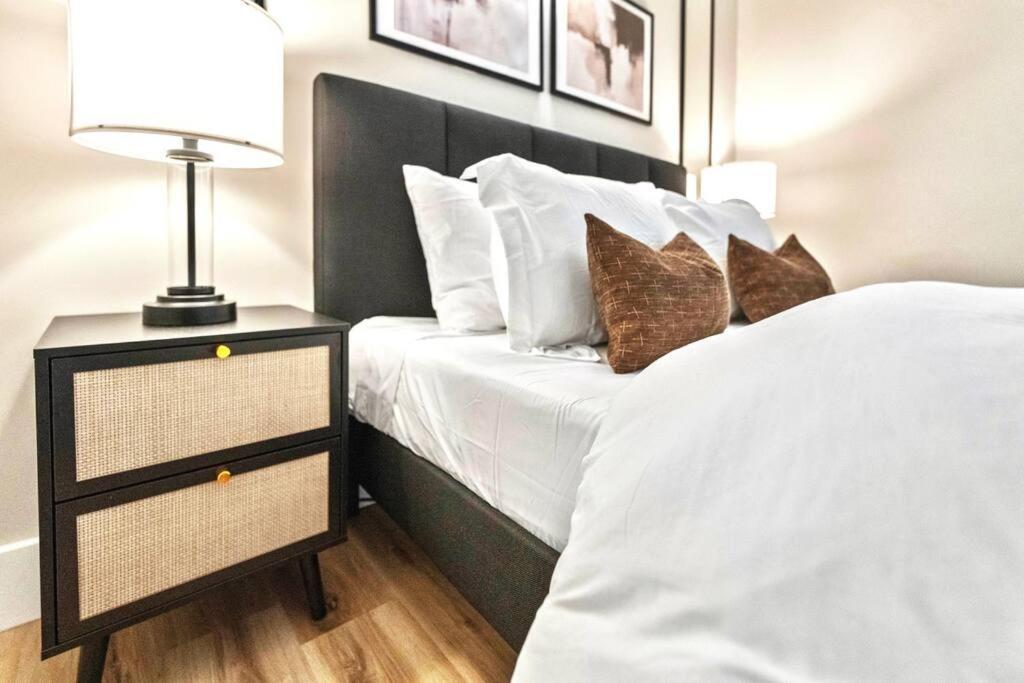 Brand New Cozy Modern Bungalow W/Hot Tub+Movieroom 7 Min From Uptown Charlotte Exterior photo